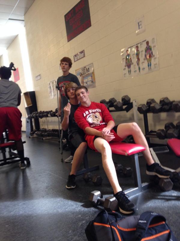 AdamMerritt_17's tweet photo. #ABcouples @jacobabraham13 @lukeyenna http://t.co/h7cwSsUUI7