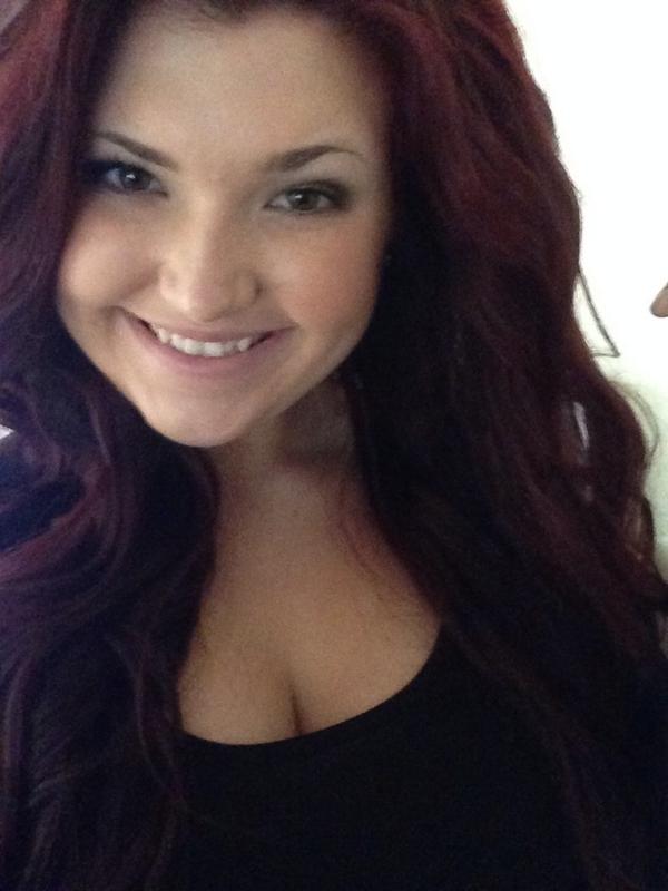 iNina_B's tweet photo. “@KeyairAngels: LADIES: Quote this with your favorite selfie! #AngelPics” http://t.co/jQC0h1fgcq