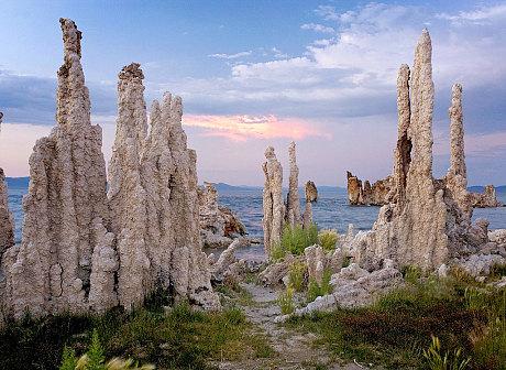 TelegraphTravel's tweet photo. Heading to the US? Here are 20 US national parks that should be on your must-visit list http://t.co/QspsGYDf2b #ttot http://t.co/3W2aDyhSZc