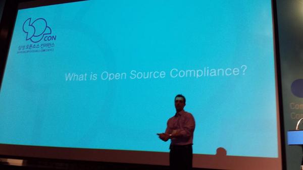 SamsungOSG's tweet image. Our fearless leader @ibrahimatlinux giving an executive overview of #oss compliance at #SOSCON.