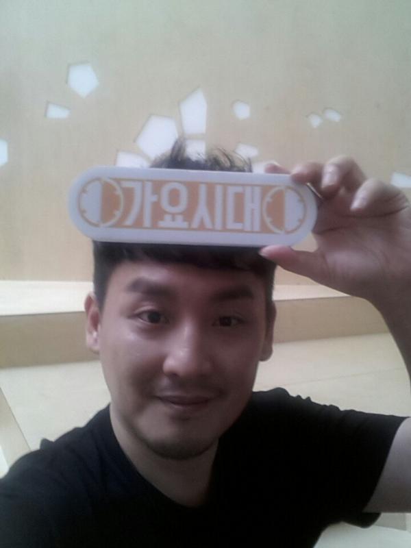 여전한 춤실력과 탄탄한 라이브, '냉동인간' 같은 방부제 외모, 변치않는 카리스마를 자랑하는 현진영오빠예요~ 지금 들어도 신나는 현진영고 진영고! 흐린 기억속의 그대! 두근두근 쿵쿵! 소리쳐봐! 함께해요~!!