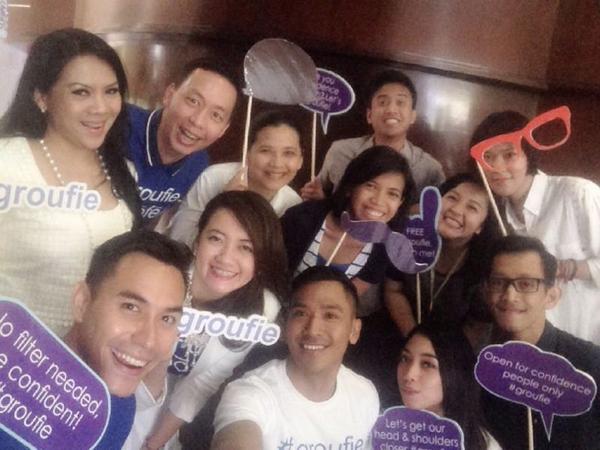 GHIndonesia's tweet photo. Morning #groufie Good Housekeeping Team with @Dsinathrya  @richardbera @HeadShouldersID Have a nice Tuesday! :) http://t.co/QS1ledPcQL