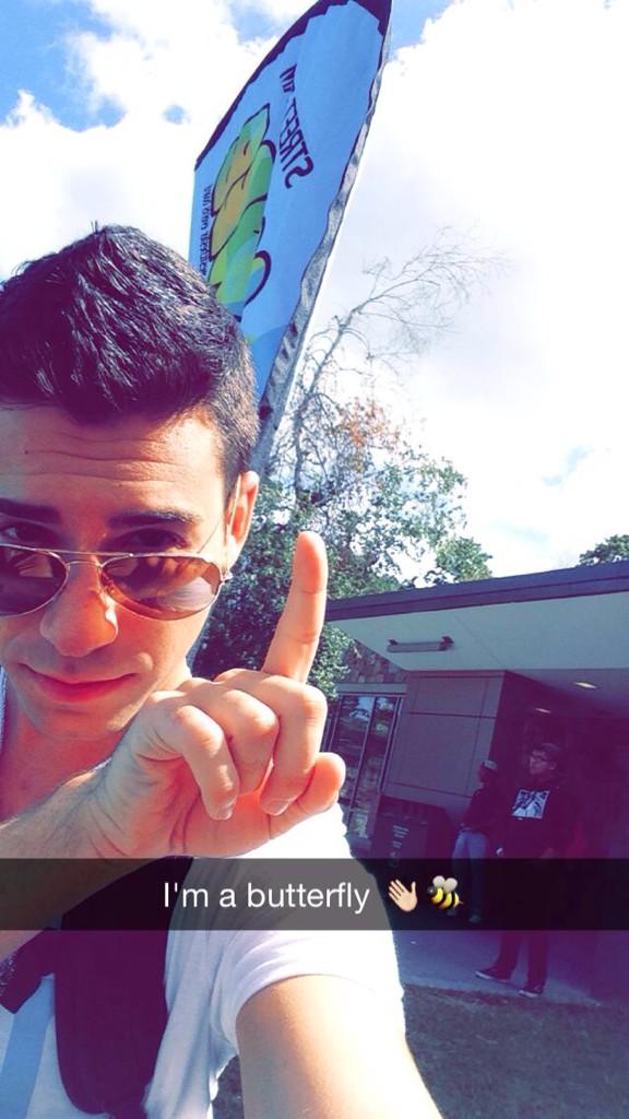 reads_by_raisza's tweet photo. #ManCrushMonday #myflutterby #waitit'stuesday #oops #whateva #doyouloveit #welovesit #somanyhashtags @bucci1_ http://t.co/O3uk7IZyqz