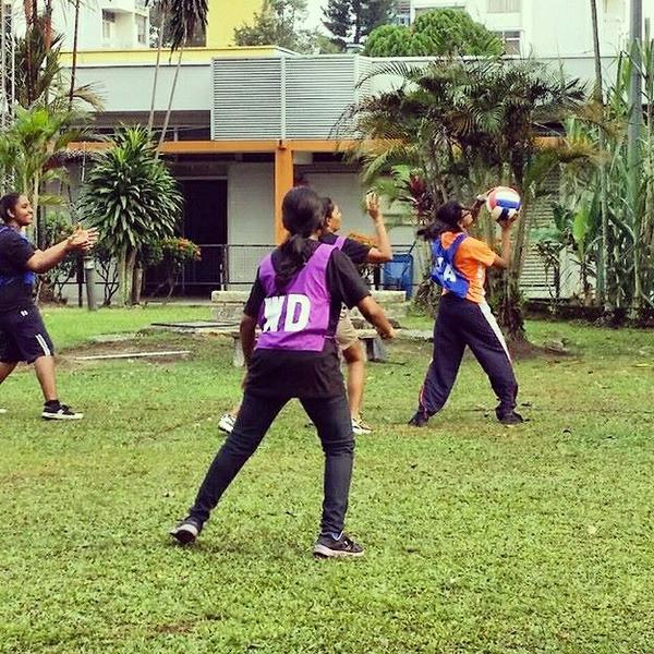 amelia_soundry's tweet photo. Played for the Inter BEC Zone Game Netball #PurpleShirt #CandidShot #FromTheBack #ForcedToPlay http://t.co/0rcoFsxZE8
