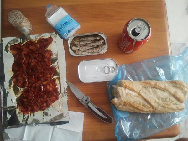 1122Justo's tweet photo. cojiendo fuerzas para la vuelta al trabajando jajjajaj http://t.co/gwGuJTZ8fb