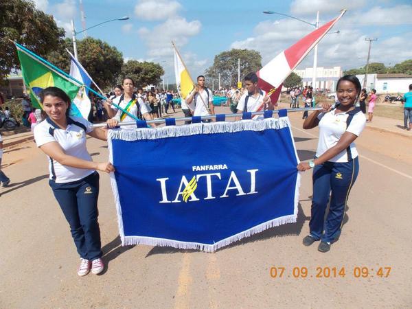 IATAIC's tweet photo. Alunos mostram a felicidade que sentem em pertencerem a família IATAI.
Deus seja louvado. http://t.co/wiY0GC0WSR