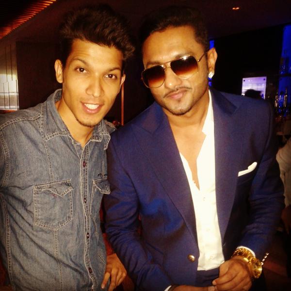 raajjones1's tweet photo. with @asliyoyo http://t.co/y6nHYnM0ze