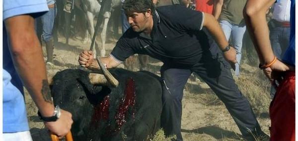 auronplay's tweet photo. Salvajes hijos de puta. http://t.co/s75e3A21K6