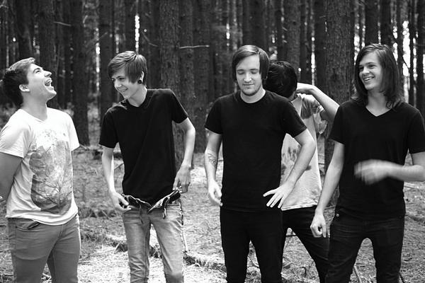 ApparitionistTN's tweet photo. Photo shoot hangs! #apparitionist http://t.co/nd72Lgz0IZ
