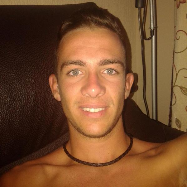 albeerto1996's tweet photo. Echando de menos a quien no deberia http://t.co/46OoUkVTmx