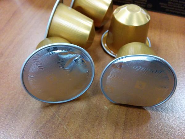 MaxRaphanel's tweet photo. @NespressoFR Cher Nespresso, on fait comment quand on reçoit ça ? :p http://t.co/mjyTJ9G8Q5