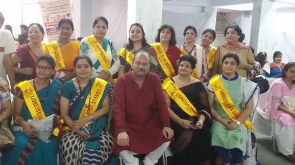 subodhtyagi's tweet photo. #ROKOCANCER @anilkohli54 with Active Members of LIONESS CLUB, Deepshikha, District 32182, New Delhi http://t.co/5rbyz9S7Tk