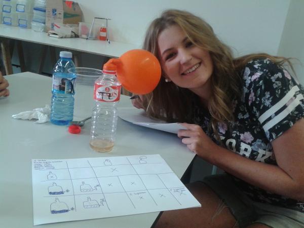 leteiin's tweet photo. jajaj soziaaaa @pelirroja_uri globitoo kee globitoo sinsinn #HolangoKlaseakBai #esperimentu http://t.co/7kjf0VUhMZ