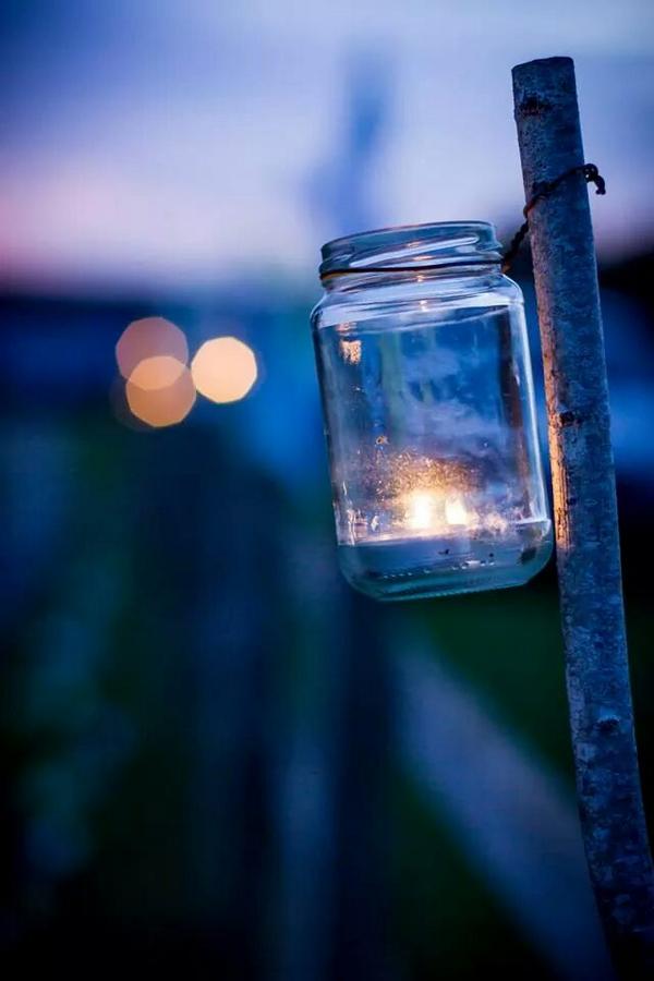 AnnikMedia's tweet photo. From our latest #wedding in the beautiful #Devon countryside. #sunset #photography #night #bokeh #light #candle http://t.co/MvO2bKCeUM