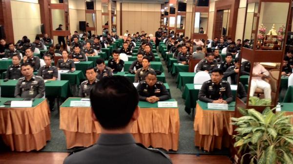 nawinta441's tweet photo. @DrRak @tri333 @orapak วันนี้ท่านผู้การได้ ติดอาวุธทาง มีเดีย ให้ตำรวจสระแก้ว แล้วครับ#ตำรวจสระแก้ว http://t.co/cK39tZuKgU