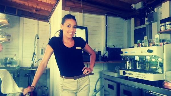 Almucb's tweet photo. A por mi ultimo dia de trabajo en los leo! Gran verano, gran experiencia e inmejorables compañeros#hastaelañoqueviene http://t.co/ifPNq0Toon