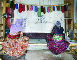 4inrug's tweet photo. #Carpet weaving order to us means a profitable investment for you. Reasonable price of ordered carpets is a profitabl http://t.co/Vl5J3csCOY