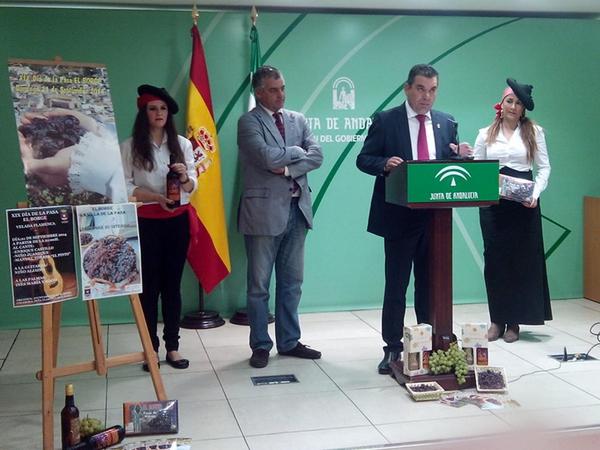 PRENSAELBORGE's tweet photo. Presentación del día de la pasa de El Borge en delegación de gobierno andaluz http://t.co/85HJxcXKsb