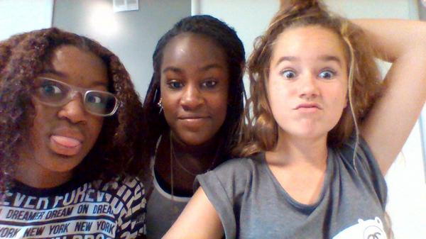 schoolin with monkeyssss.
