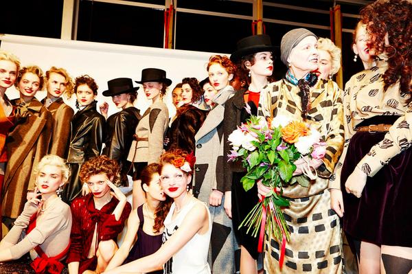 westwood_japan's tweet photo. #RedLabelSS15 コレクションの舞台裏をご覧頂きたい方はinstagramをご覧ください。@viviennewestwoodofficial http://t.co/o8rlIiLbqJ