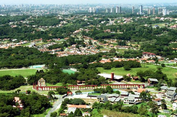 redimob's tweet photo. Bairros em Curitiba chegam a valorização imobiliária de 4,08%. http://t.co/btUMxLIBmC http://t.co/DXgigmw5Cq
