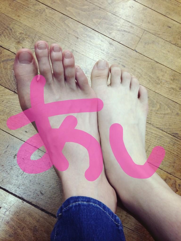 宮原 華 音 足