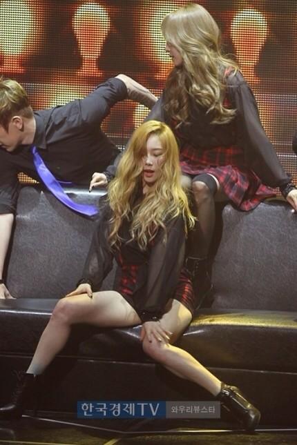 Bxpe6OUCQAAity_.jpg:large