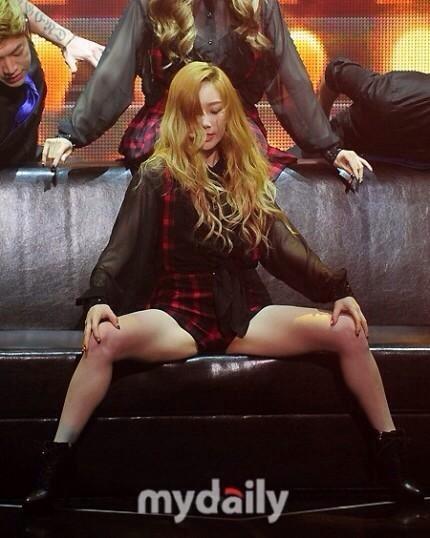 BxpeOlICQAAI0f9.jpg:large