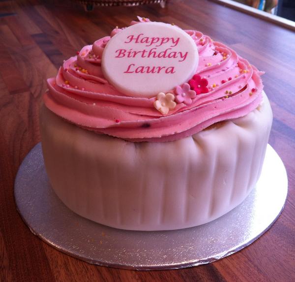 cupcake_bedford's tweet photo. For a smaller gathering this dainty cupcake style cake is just the job, serves 6-8. http://t.co/nLkK4msWwc