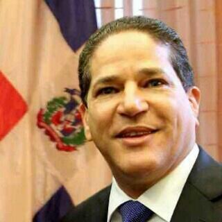EdwinRicardoRD's tweet photo. Muchas bendiciones a mi Estimado #CarlitoPared Miembro del CP de @elPLD, quien hoy está de Cumpleaños.  Mucha Salud http://t.co/9Ec7TGETfB