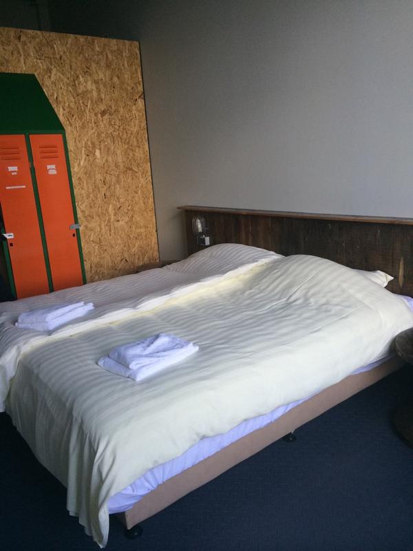 Maar ook de standaard tweepersoons kamer #BlueCollarHotel