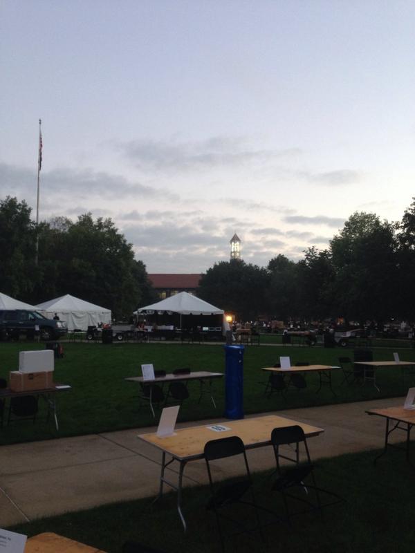ChannelTrese's tweet photo. It's a beautiful day for a career fair! Make sure to stop by #PurdueIR today! http://t.co/EsR3EvyeUU