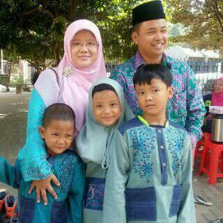 NurMedina_ID's tweet photo. Selamat jala guru kita KH. H Ust Endang husna hadiawan semoga selmat sampai kota madinah dan menjadi HAJI yang mabrur http://t.co/Or9X6pJ7dk