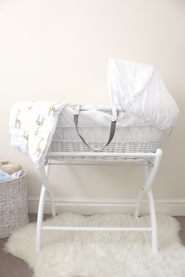 izziwotnot moses basket and stand