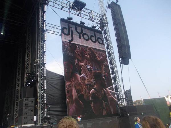 JessieLong3's tweet photo. just us being famous as per @rosiee_shep http://t.co/8b0LtPXB3q