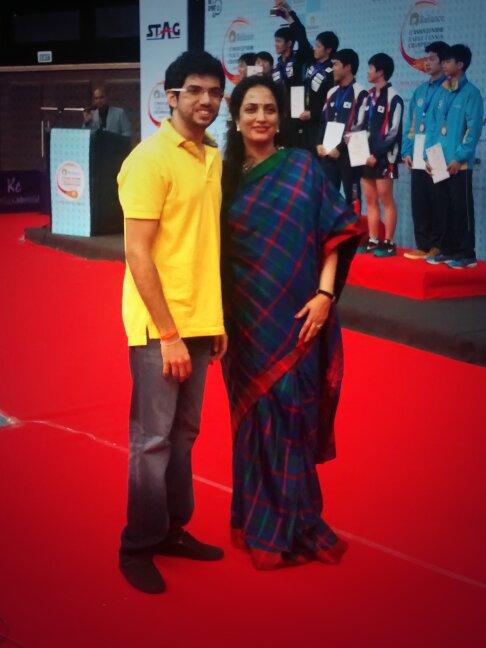 TTLoversIndia's tweet photo. Gotta love @AUThackeray for showing his enthusiasm and turning up! Keen follower of the game. #AJTTC #tabletennis http://t.co/m8Hut6LetF