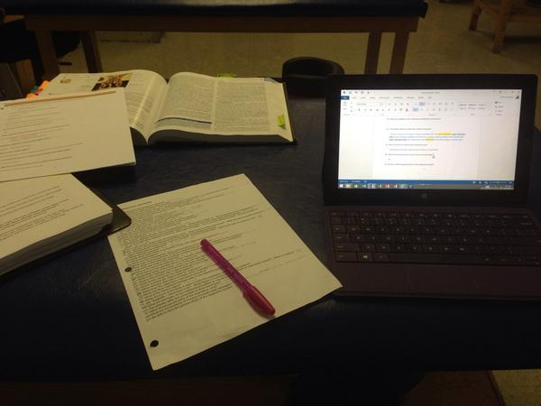 Lish_038's tweet photo. Study study study... Glad I can steal someone's wifi from my desk :) #study #massage #massagetherapy #student http://t.co/01p8FOKXYm
