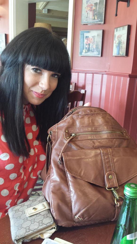 harper_candice's tweet photo. @wezza_111 Where's my bag ??? http://t.co/ceYPONuLA4