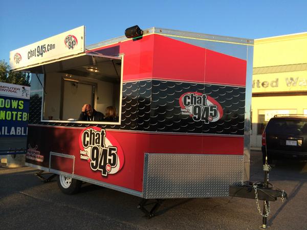 UnitedWaySEAB's tweet image. @CHAT945 at the United Way this morning.  Please contribute to the @mhbrownbaglunch for the Food Bank!