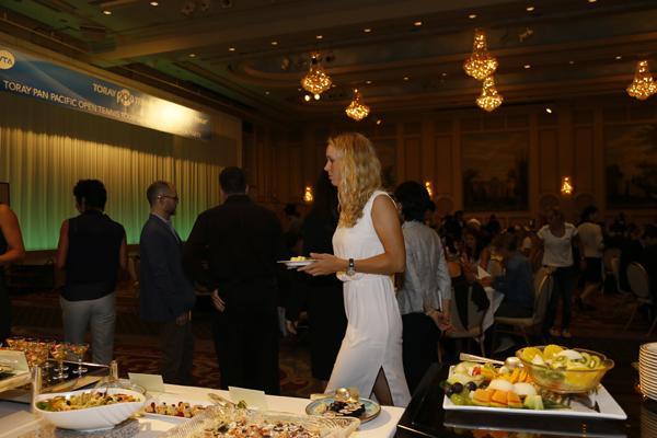 BxqKVTpCUAI8Pua.jpg:large