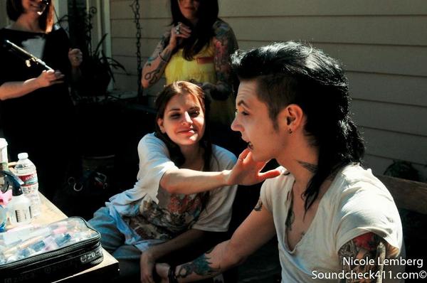 JulietsimmsRAF's tweet photo. Andy likes to eat my hand i guess..... http://t.co/HxvTE5gBn2