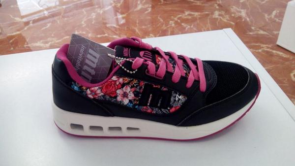CalzadosCJ's tweet photo. Ya estan las nuevas mustang!! http://t.co/TYHp7apQge