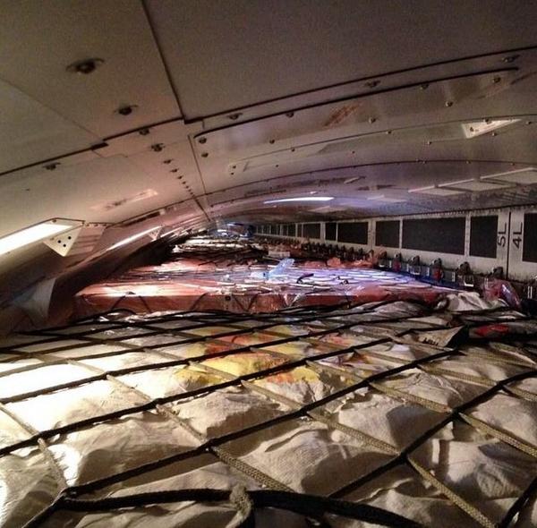 "@Ali_Alsha80: ١٩٥ الف ايفون ٦ بالطريق من الصين الى شيكاغو على الجامبو ٧٤٧ 

😍 احتماليه السماء تمطر أيفون ٦ ممكنه "