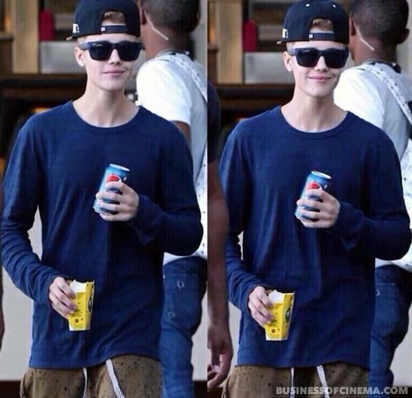 secutebelieber's tweet photo. shame on you if you're not voting 

#EMABiggestFansJustinBieber http://t.co/MjLrhHIpFQ