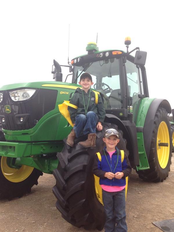JDCodyK's tweet photo. #FSR14 #FSR2014 @JohnDeere #farmboys #lovedeeretractors http://t.co/WSGGyOXLWZ