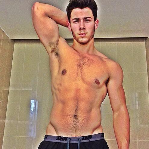 Well damn, Happy Birthday Nick Jonas ! 