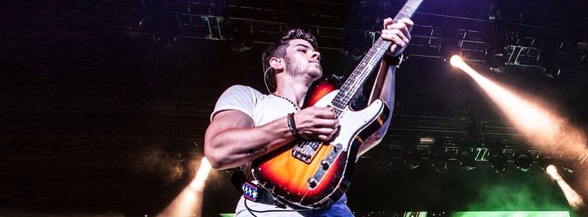 Happy birthday Nick Jonas! Forever my favorite singer :) love u  