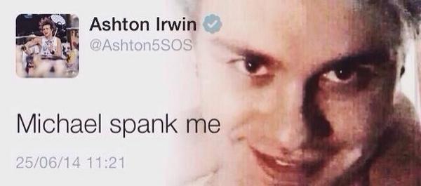 kwibuslover's tweet photo. "@talldorkhemmo: Watch out Ashton http://t.co/cSlYQ6wJqj" #EMABiggestFans5SOS
