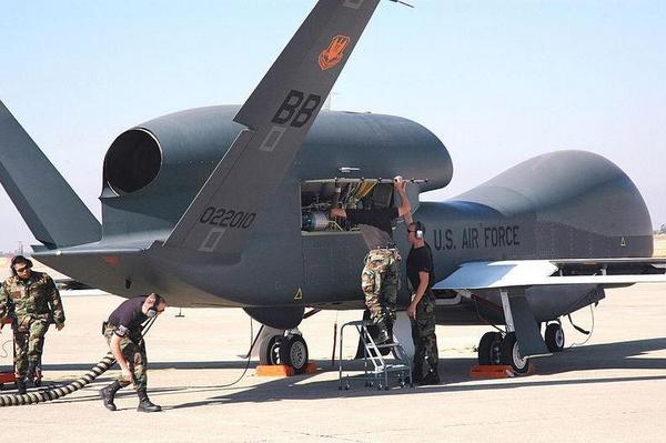 The #AirForce has reinvested in The Global Hawk system bit.ly/1oVx71Q