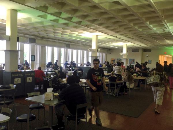 CCCNoobs's tweet photo. Cougar cafe is poppin! http://t.co/gyI2WIvuoh